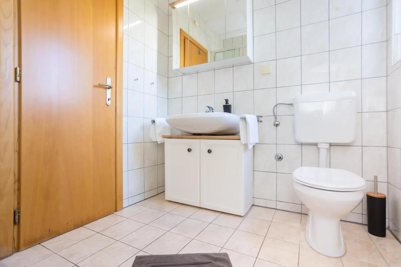 Apartments Sara Milohnici Croatia