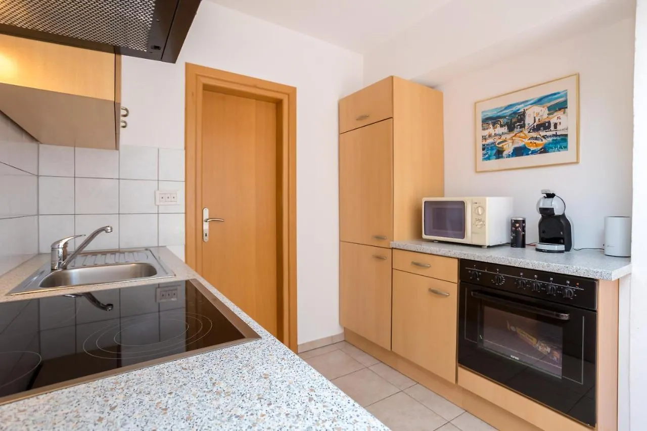 Apartments Sara Milohnici