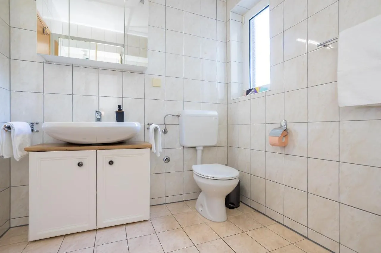 Apartments Sara Milohnici 0*,  Croatia