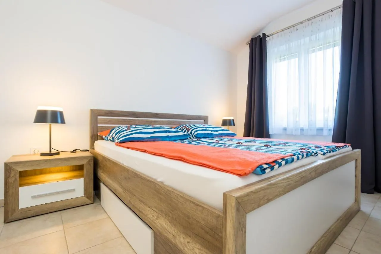 Apartments Sara Milohnici