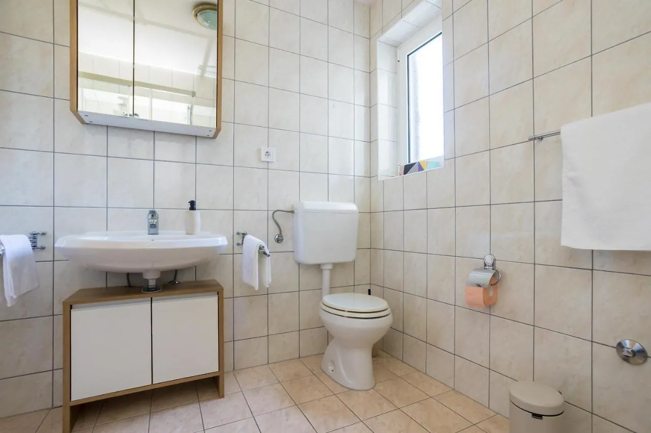 Apartments Sara Milohnici Croatia