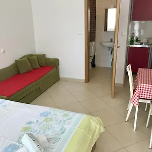  Apartment Ally