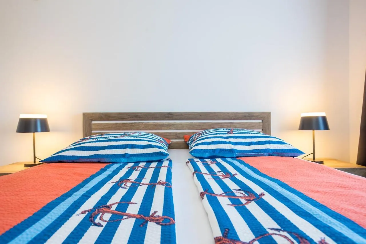 Apartments Sara Milohnici 0*,  Croatia